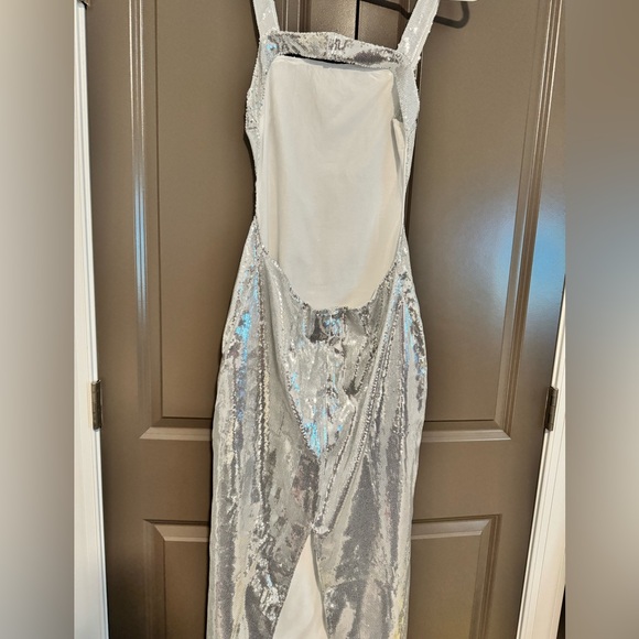 Victoria Open Back Sequin Maxi Dress - Picture 6 of 7